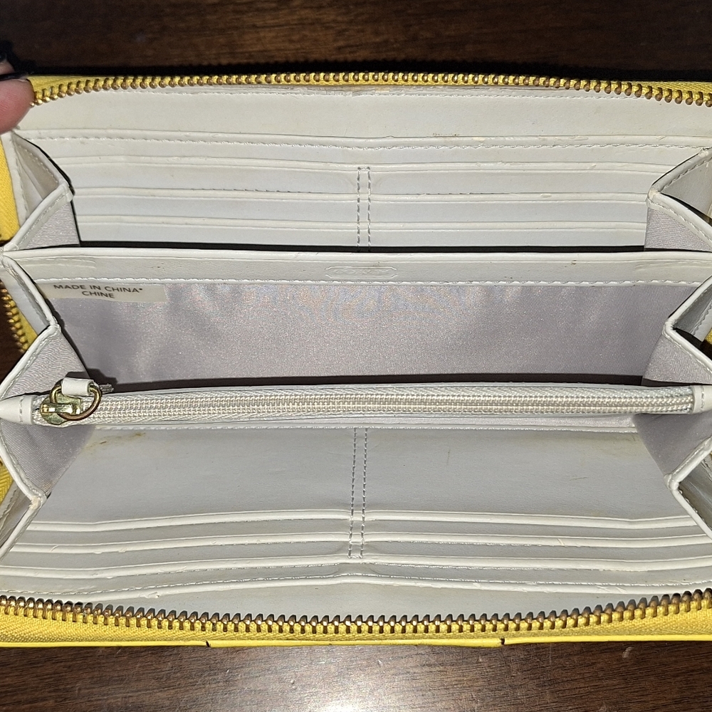 Coach Wallet - Picture 4 of 4